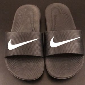 Boy’s Nike ‘kawa’ Slides